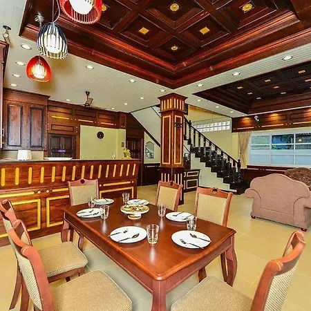Group Getaway Patong House Villa Exterior photo